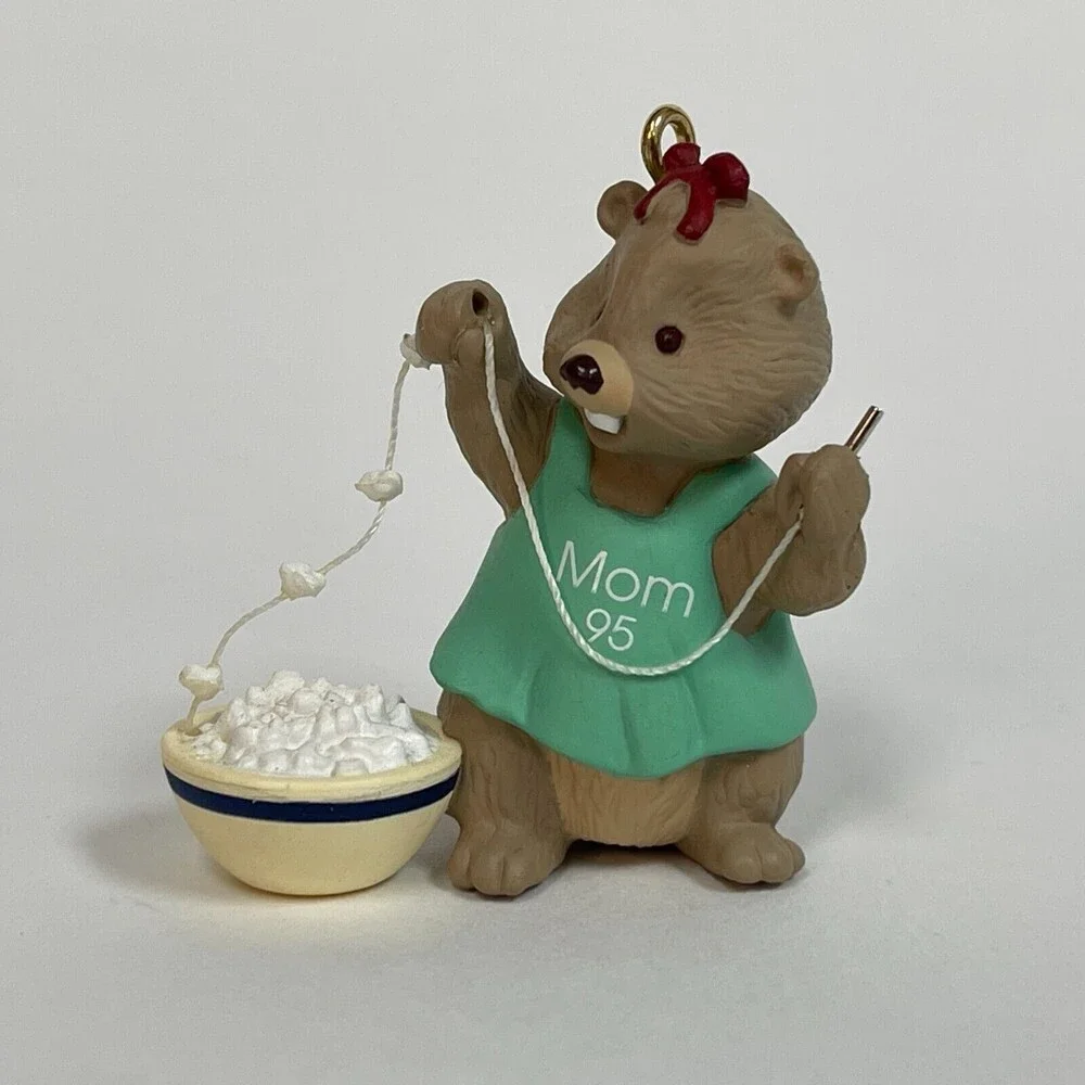 Hallmark Keepsake Mom 1995 Animal Christmas Tree‎ Ornament